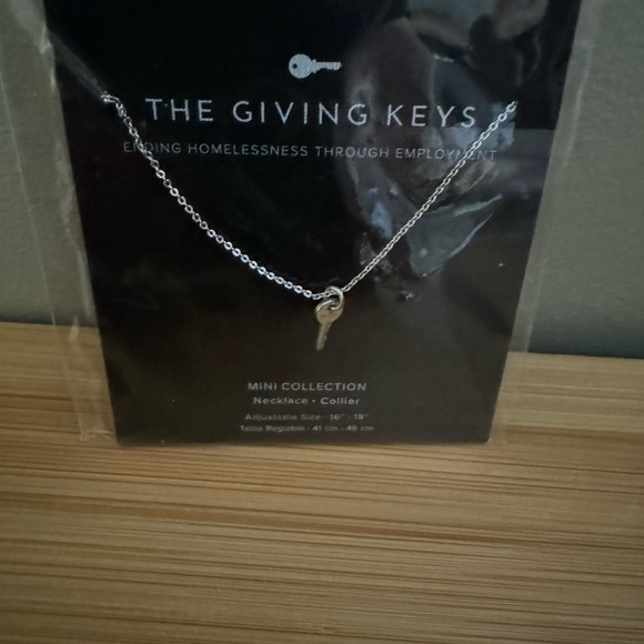 NEW- THE GIVING KEYS Mini Key Necklace Silver - Picture 6 of 7
